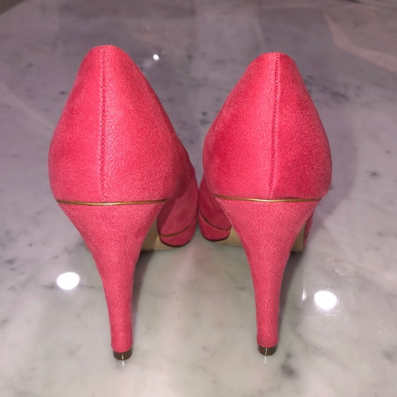 Pumps - Picture 6 of 8